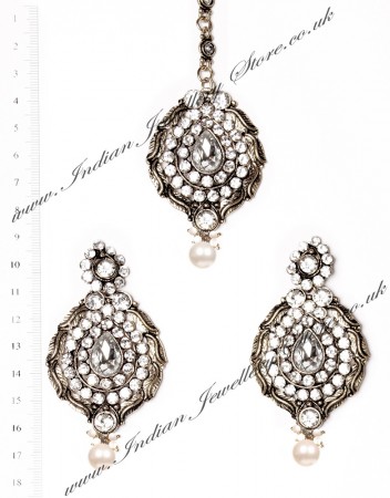 Ayeesha Earrings and Tikka ISWC02689